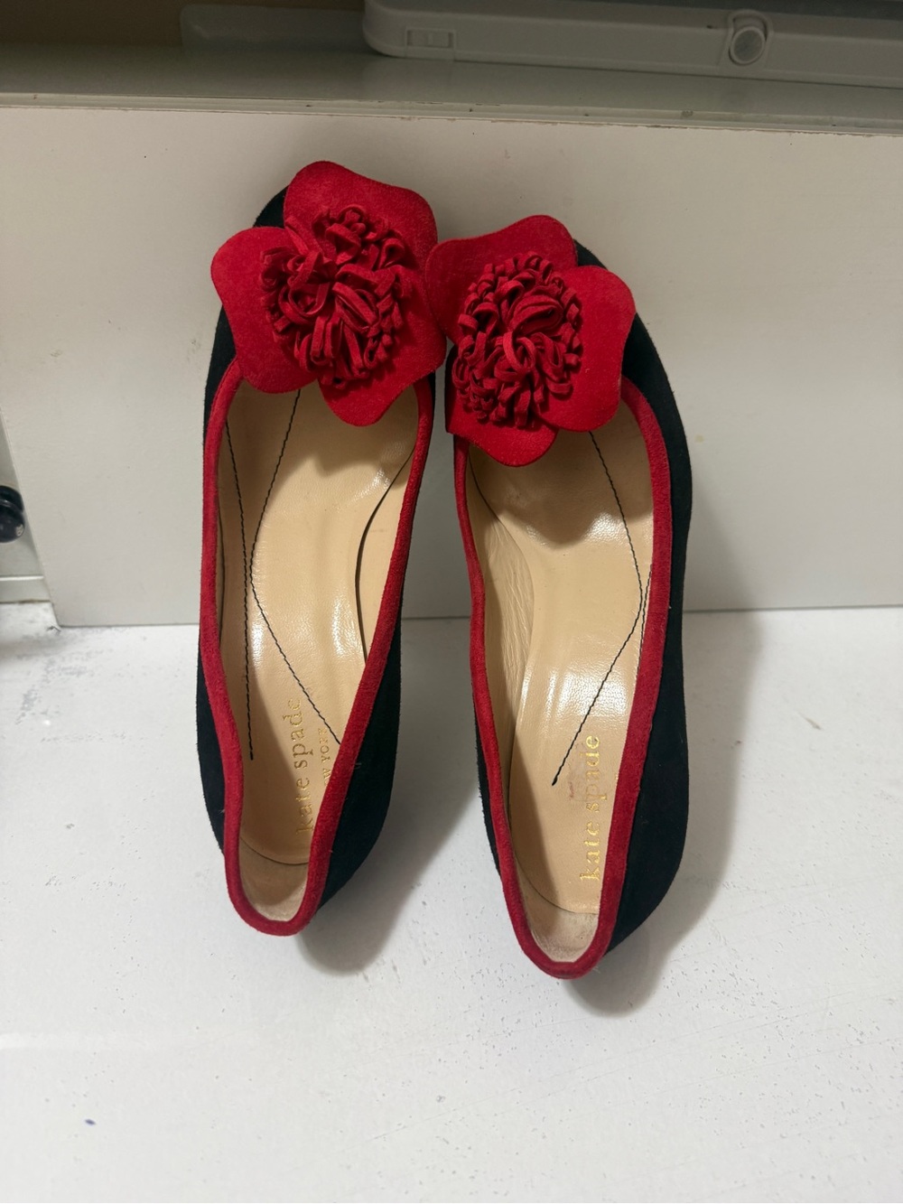 Kate Spade Black Suede Pumps with Red Trim and Floral Accent.Made in Italy - Picture 12 of 15